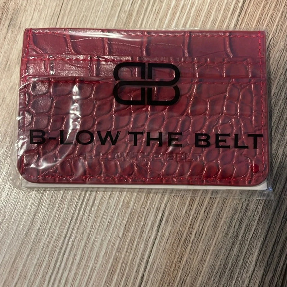 New Croc Card Case Red Faux Snakeskin Credit Card Holder Below The Belt NIP - Picture 1 of 2